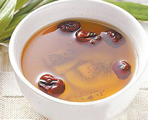 冬日暖飲，護肝有道 獼猴桃紅棗茶的養生智慧